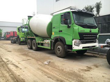 L'asse 10 del camion 3 della betoniera di HOWO A7 6×4 6m3 spinge per il cantiere
